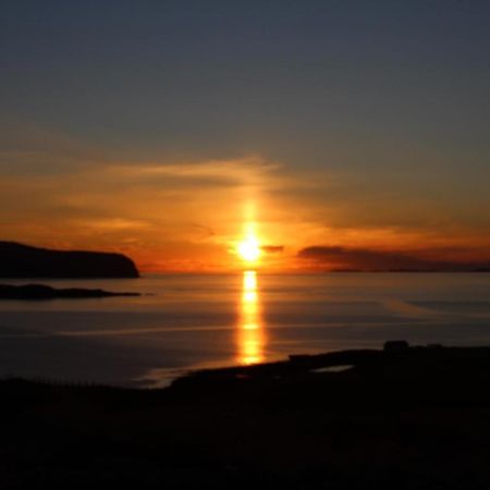 An Cala Beag Self Catering Apartment On The Waternish Peninsula Hallin Exterior photo